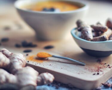 Dieta przeciwzapalna bez obsesji - co realnie zmienić w codziennym jedzeniu