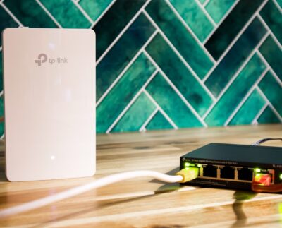 Internet w całym domu - jak zaplanować sieć, która nie rwie po pokojach