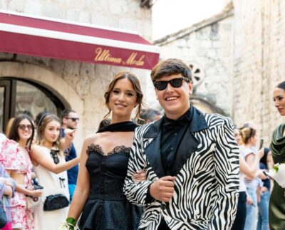 Jak ubrać się na wesele, żeby nie wyglądać jak z tej samej wypożyczalni stylu