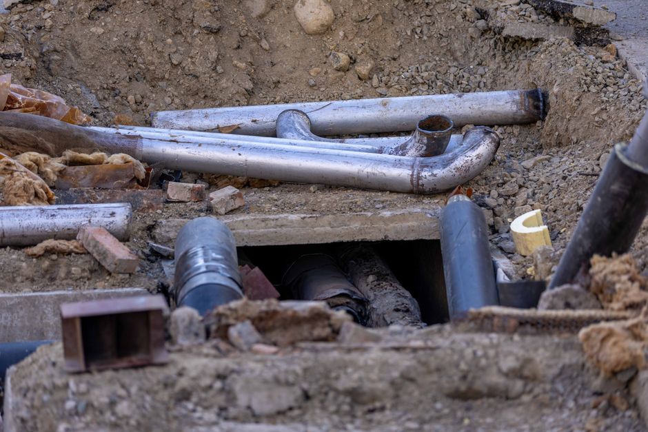 Kanalizacja, odpływy, spadki – małe błędy, które później śmierdzą dosłownie