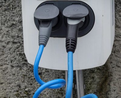 Ładowarka do samochodu elektrycznego w domu - co trzeba przygotować wcześniej