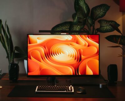Monitor do pracy - rozmiar, rozdzielczość i ergonomia bez technicznego bełkotu