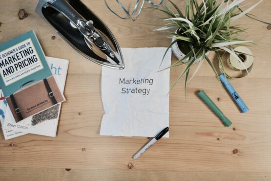 Strategia marketingowa dla małej firmy - mniej kanałów, więcej sensu