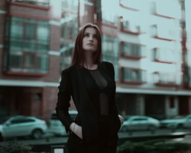 Styl po 30 - czego nie trzeba już nosić, nawet jeśli wszyscy mówią, że wypada