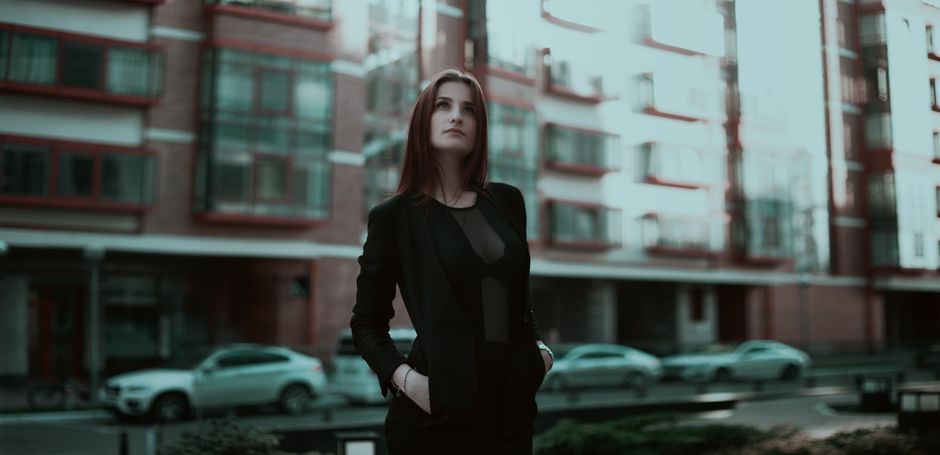 Styl po 30 – czego nie trzeba już nosić, nawet jeśli wszyscy mówią, że wypada