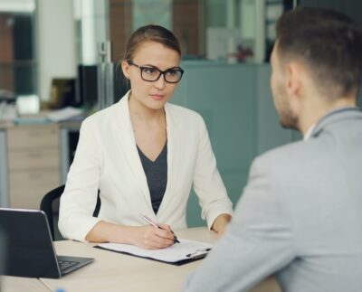 Toksyczna praca - sygnały ostrzegawcze widoczne już na rekrutacji