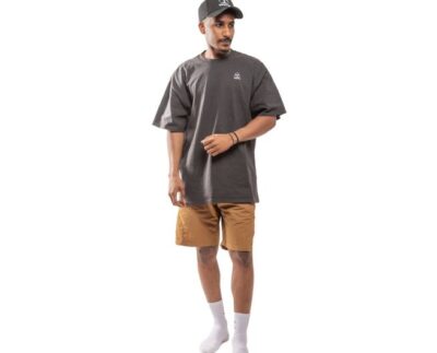 Ubrania oversize - kiedy robią styl, a kiedy po prostu zabierają sylwetkę