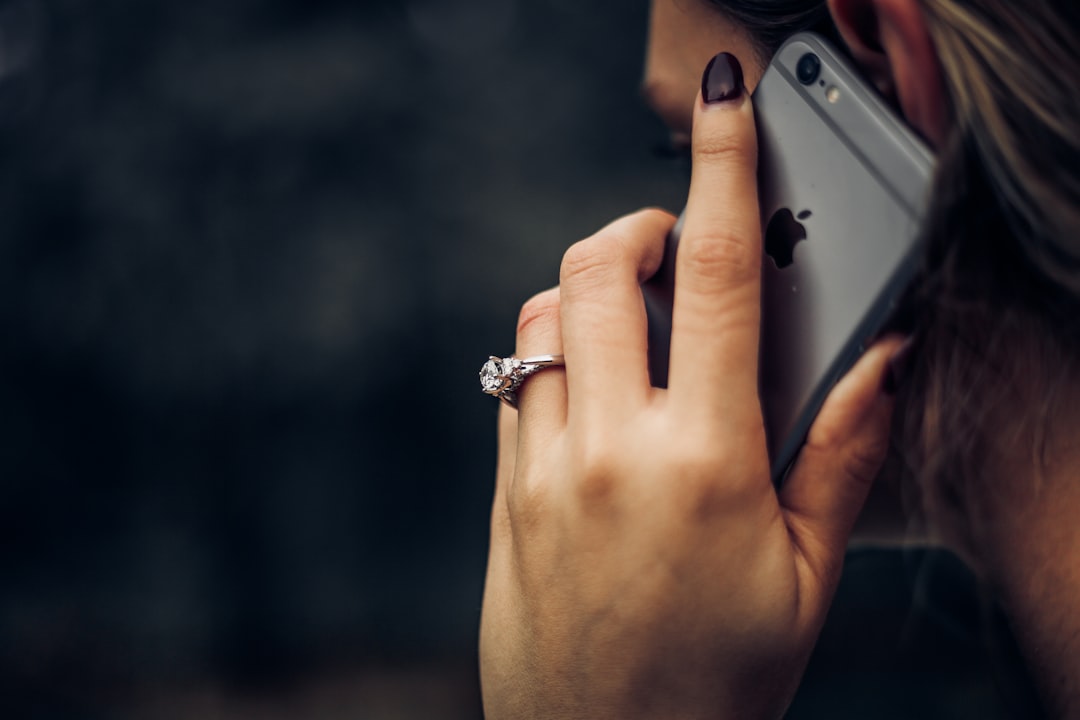 Umowa zawarta przez telefon – kiedy możesz się wycofać