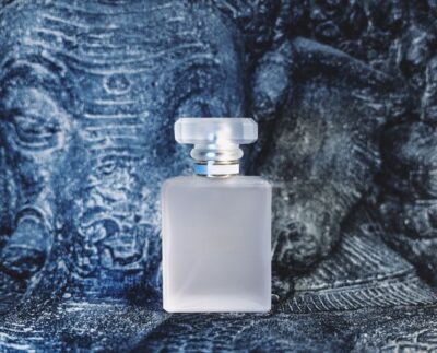Zapach, który nie pachnie jak wszyscy w windzie - jak wybrać perfumy dla siebie